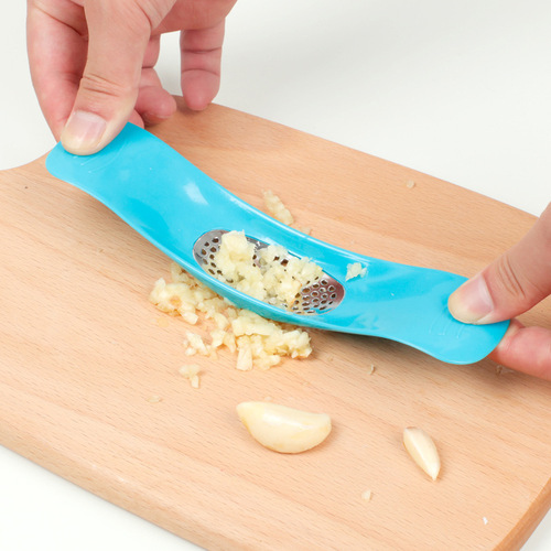 Stainless steel manual garlic press curved garlic press garlic paste garlic masher kitchen tools garlic masher