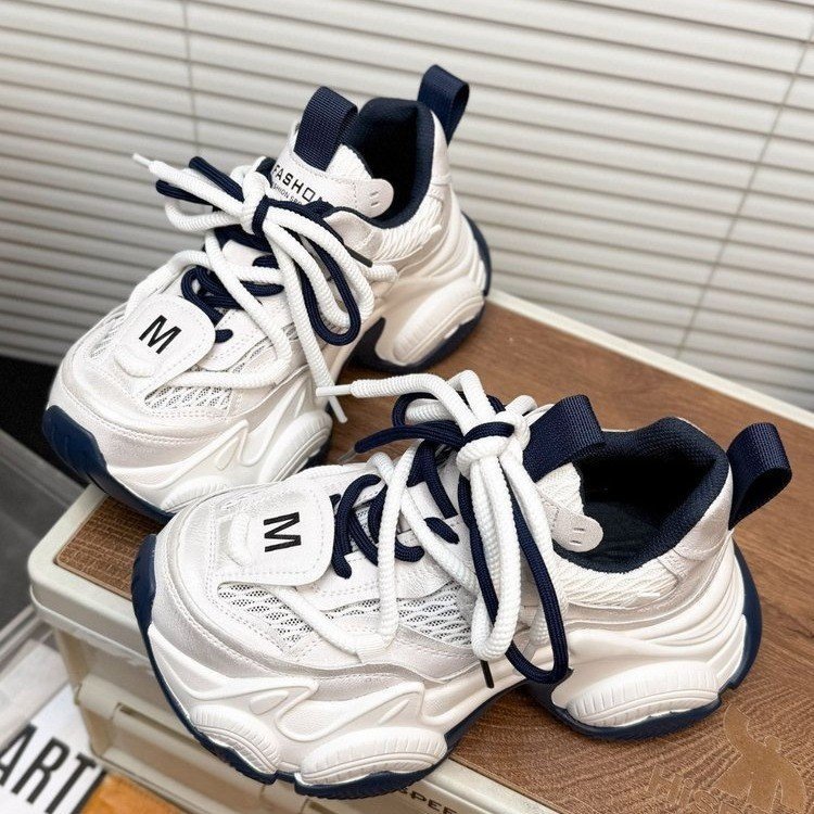 Explosiones pequeñas zapatos de suela gruesa para mujeres 2026 verano nuevos zapatos deportivos casuales de altura zapatos de red transpirables