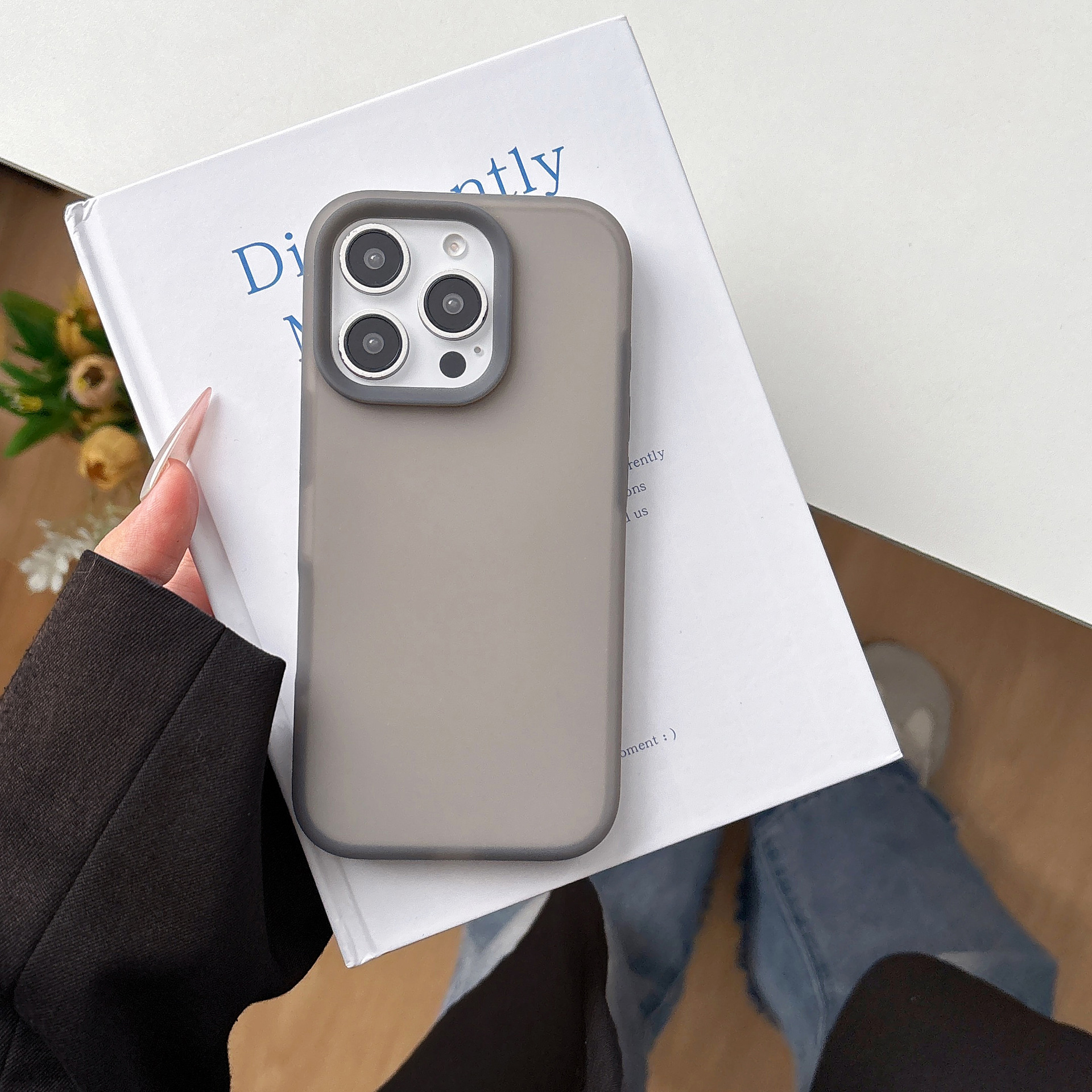 Simple color puro sentido de la piel gelatina color puro iPhone16ProMax funda para teléfono móvil 14 para Apple 15 pareja 13 suave