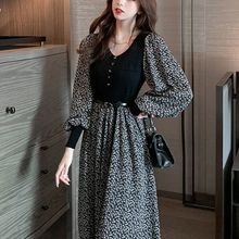 拼接碎花配腰带针织连衣裙秋冬新款假两件收腰显瘦内搭打底毛衣裙