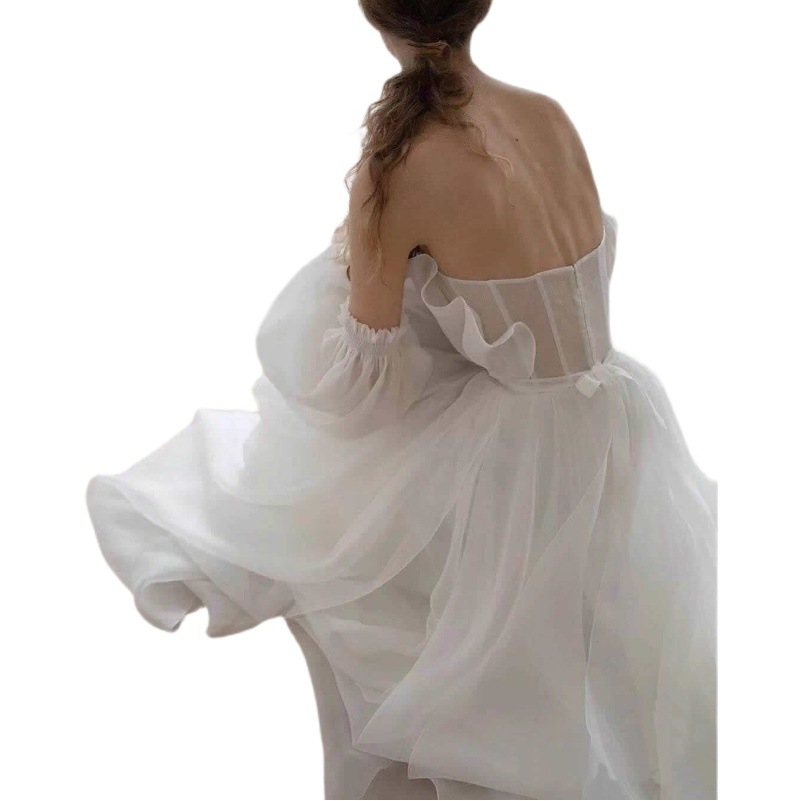 【Man Yu】Vestido de novia ligero de satén blanco, nuevo estilo 2026, sin tirantes, estilo francés, elegante, de manga larga, para fotografía de viajes.