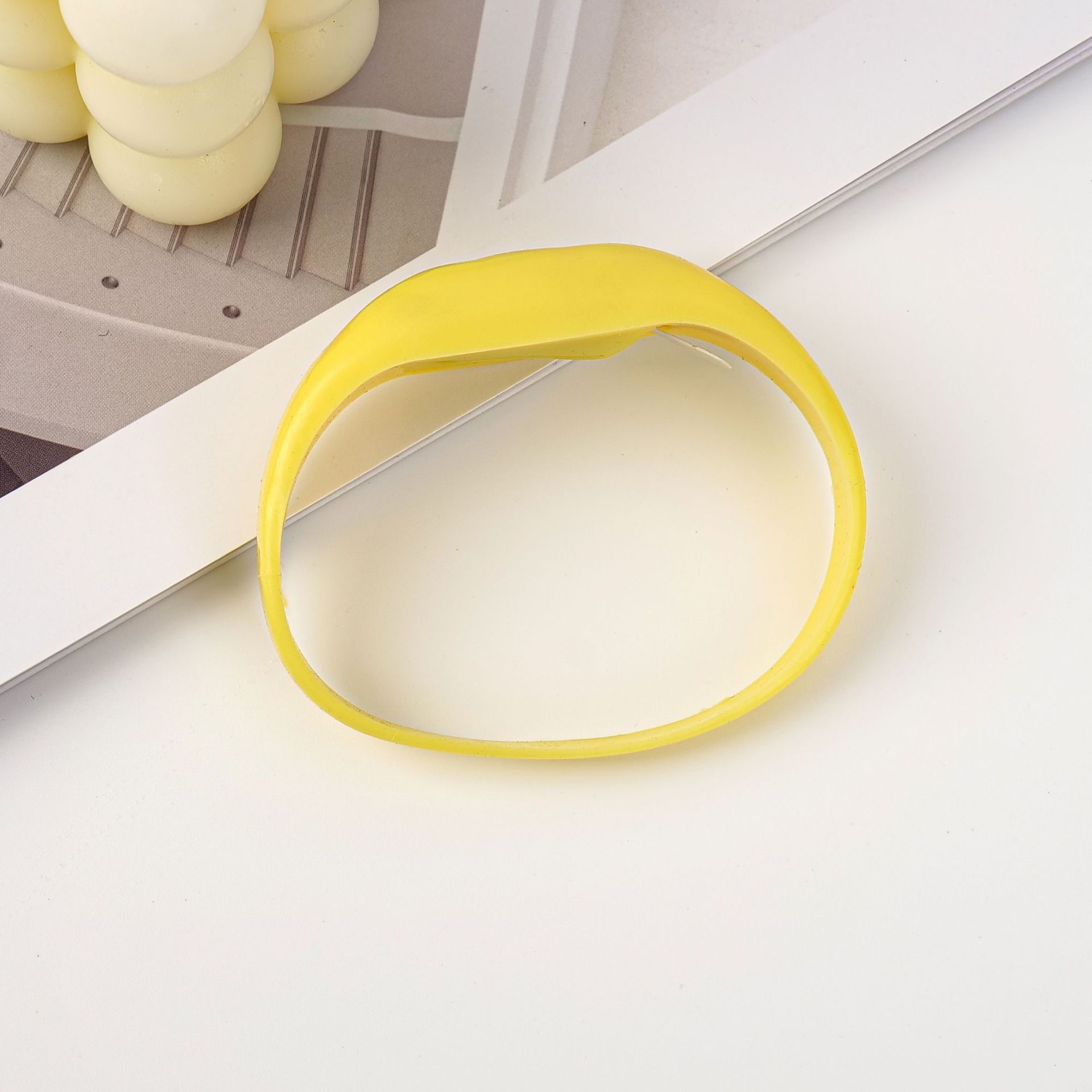 TPE pegamento blando no silicona led pulsera luminosa de tres funciones 6 colores control de voz botón de regalo brazalete luminoso de concierto