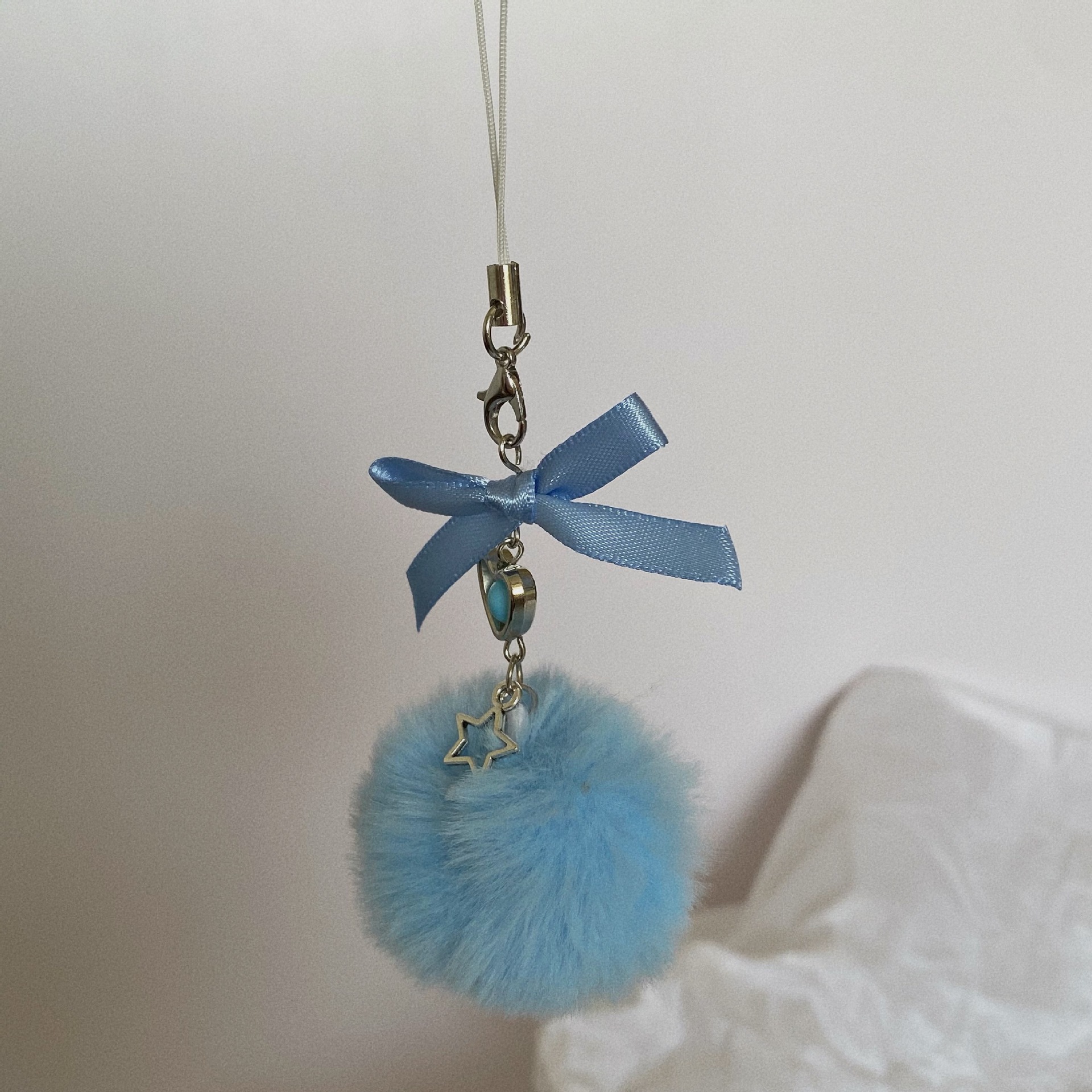 30g Weight Mobile Phone Chain, Keychain Classification 1 Piece Quantity Holiday, Daily Occasion Seto fur Material Bow Knot Pattern Pom Poms Design Cute Style 1 Piece Cute Bow Knot Seto Fur Pom Poms Mobile Phone Chain Keychain 15