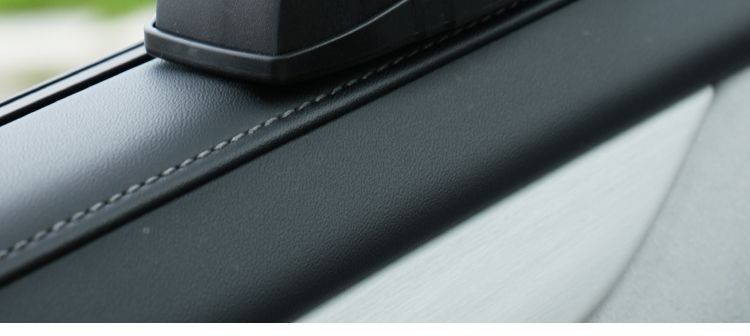 Unique car-mounted metal ashtray, anti-ash flying, 6-in-1 ashtray for car doors and interior, prevents ash from flying around, creative new design