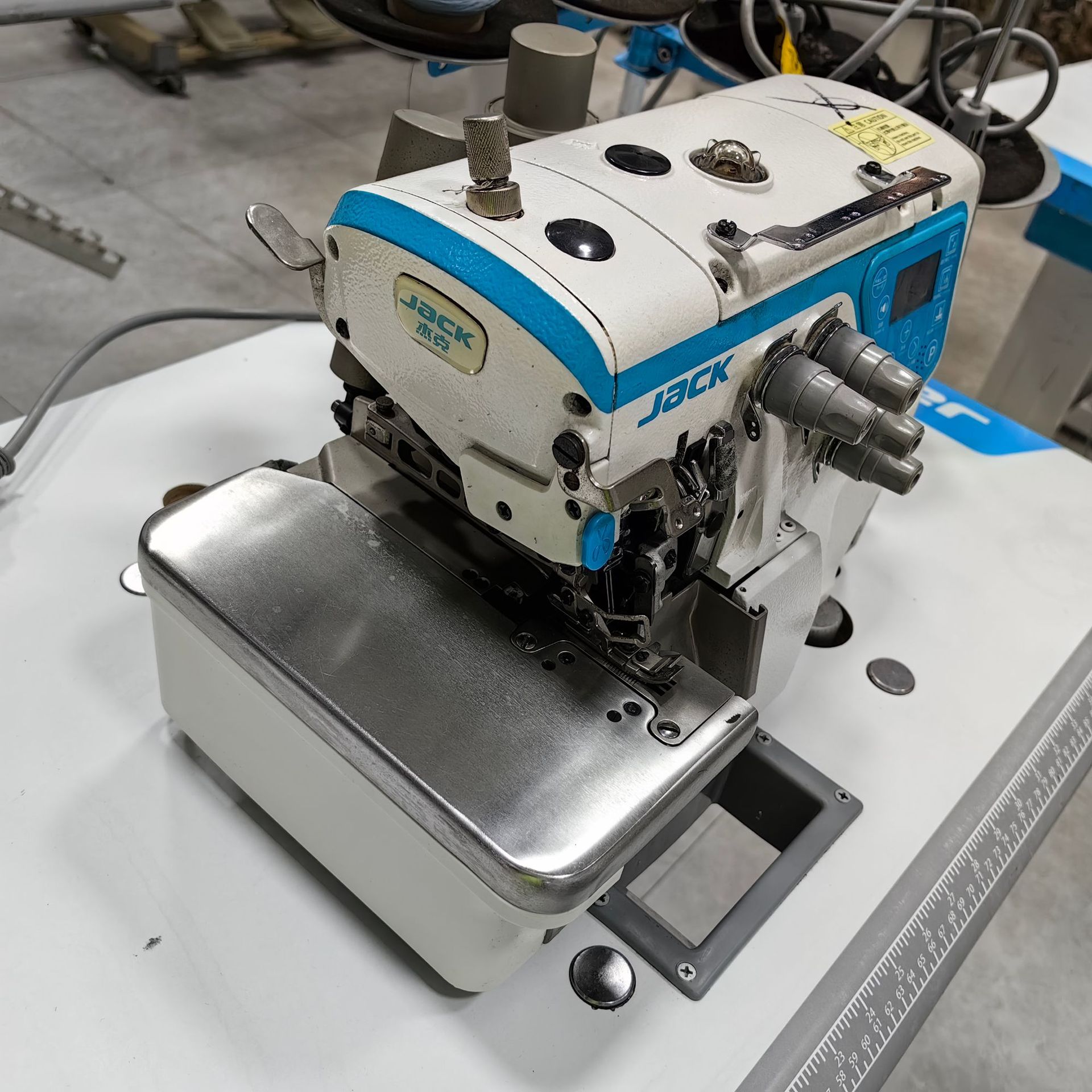 Máquina de coser overlock automática de cuatro hilos jakc/Jack C4, máquina de coser overlock con reconocimiento de tela y función overlock