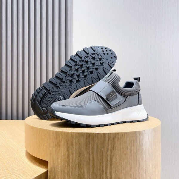Fashionable shoes for leisure