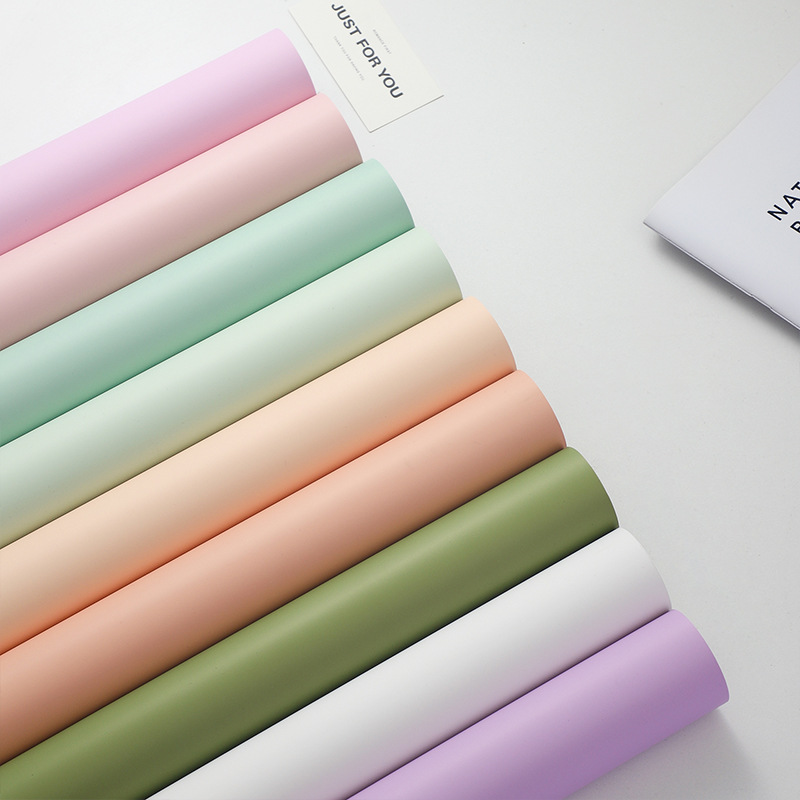 Nuevo paquete de ramo de flores 8.5 seda elegante viento de niebla matte papel de embalaje impermeable espesado papel de color sólido florista