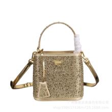 2025�¿�M�ˮͰ��Ů�r�Іμ�б����������С���L�ٴ��