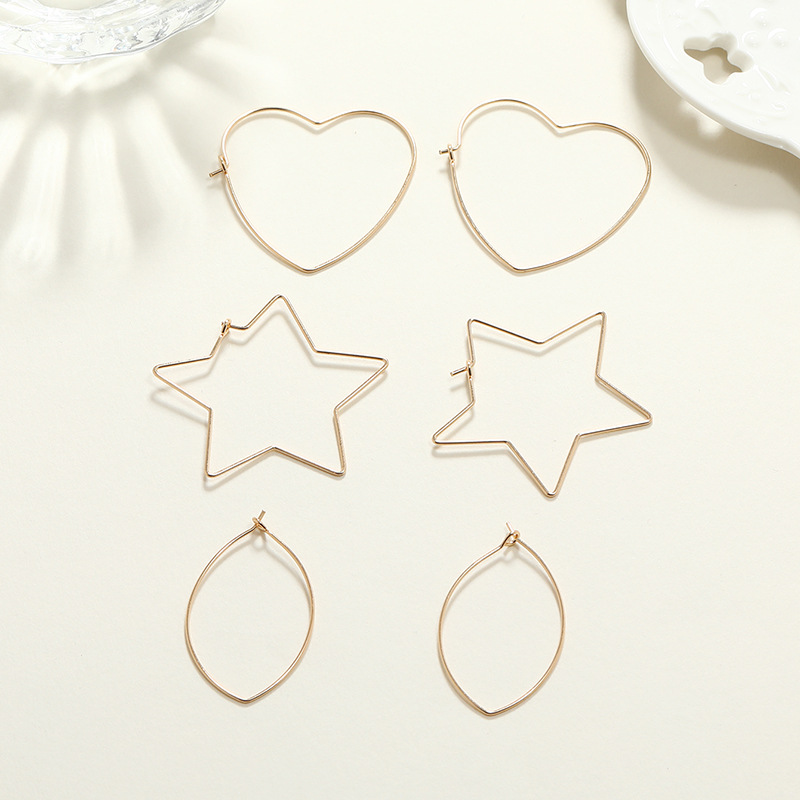 Simple Forest Cold Wind Alloy 3-piece Earrings Korean Temperament Hollow Love Star Oval Earrings display picture 5
