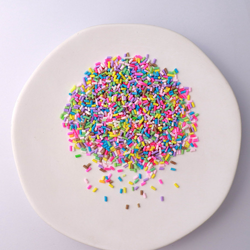 Simulated cream colored needle candy, colorful particles, soft ceramsite, bread crumbs, crushed sugar, chocolate silk cake decoration
