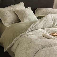 軽くて豪華な厚いミルクの毛の4セットのa類の秋冬の保温の両面のベルベットのベッドのカバーのベッドの用品