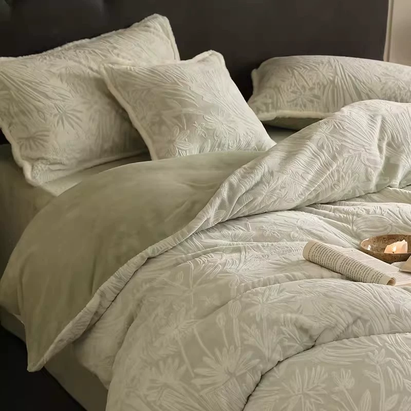 Легкая роскошь и утолщенный молочный бархат набор из четырех частей