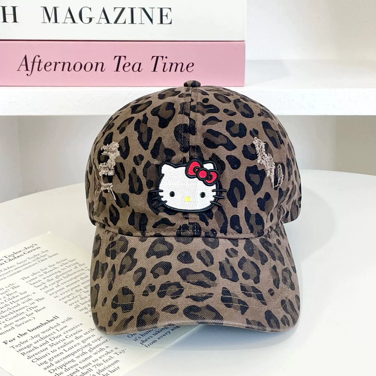 Sanrio, hello kitty, cute baseball cap with bow, with embroidery