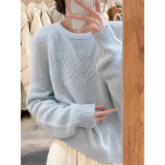 高級感の青いフックの花の柔らかいモチモチのセーターの女性の秋冬の外は乳のfufuの怠惰なプルオーバーのニットの上着を着ます。