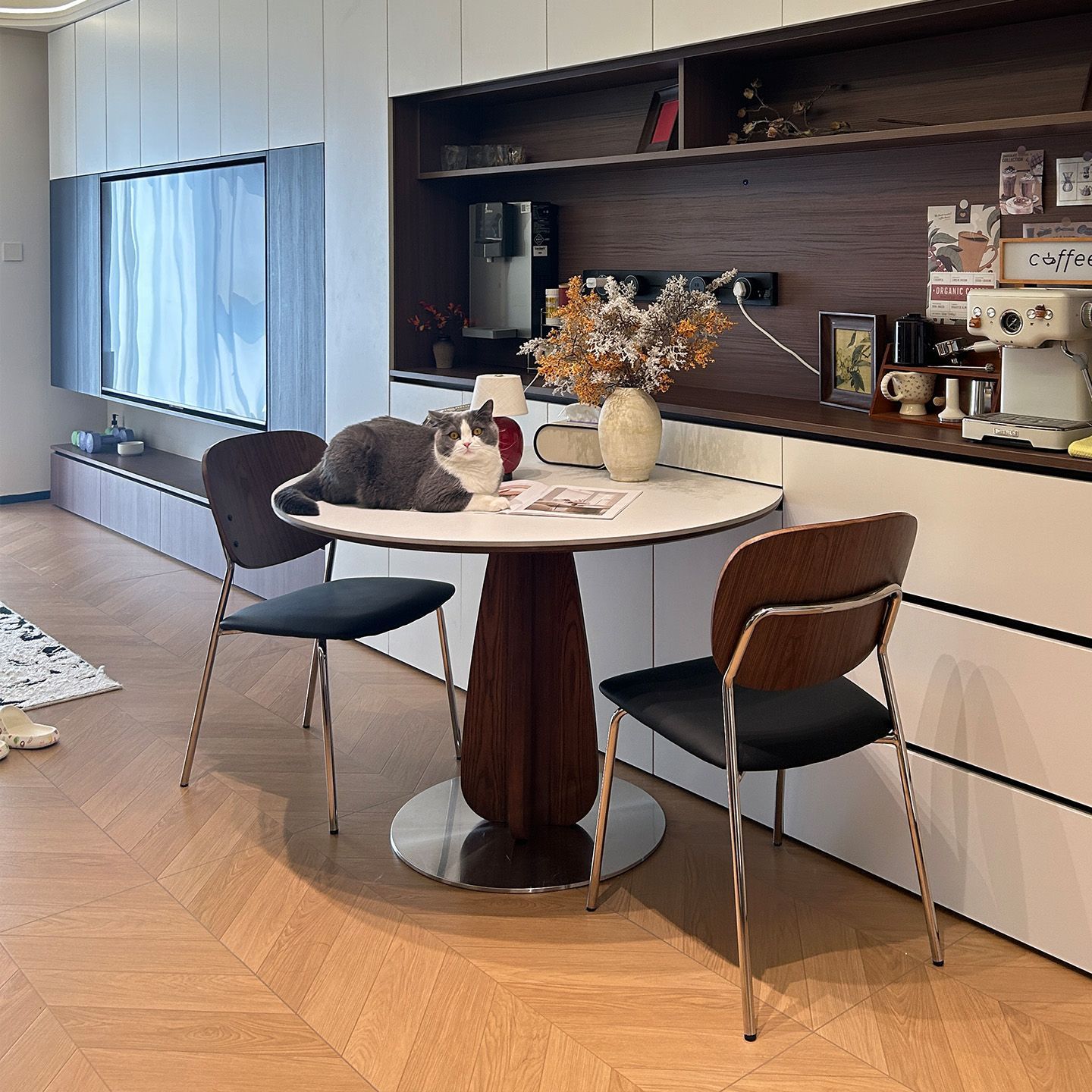 Matte Slate Dining Table for Small Apartments, Mid-Century Style, Can Be Embedded into Sideboard, New Round Solid Wood Dining Table