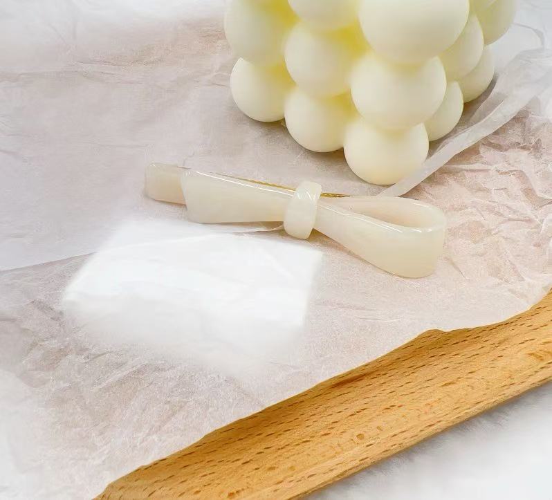 A6-아세테이트 사이드 클립-나비넥타이-오프화이트