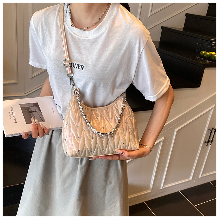 Fashionable diamond-encrusted diamond-shaped chain underarm bag 2025 Summer new style versatile daily commuting crossbody bag for women undefined