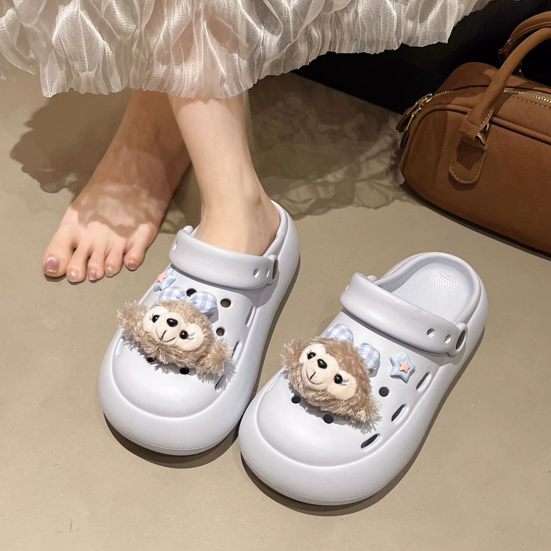 Новые кроссовки Sherly Mei Dongdong модные дикие милые мультипликационные женщины летом носят холодные тапочки на толстой подошве