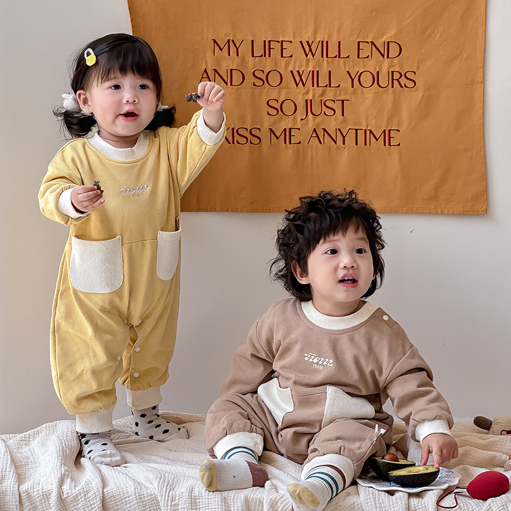 Ropa de bebé ropa de primavera mono bolsillo de color de contraste mameluco de manga larga forro de algodón traje de escalada para recién nacidos de 0-18 meses