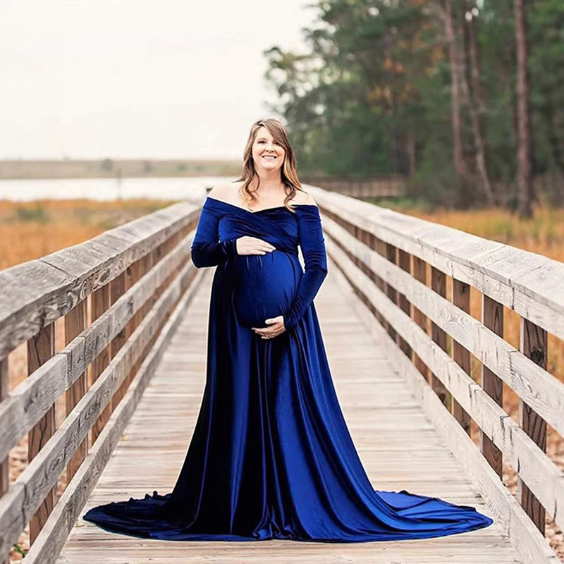 2021 European and American autumn and winter women's gold velvet pregnant women's V-neck trailing dress photography dress 1937