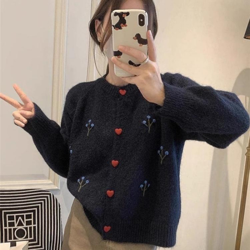 刺绣短款毛衣外套女25秋冬季新款小个子宽松百搭温柔感针织开衫|undefined