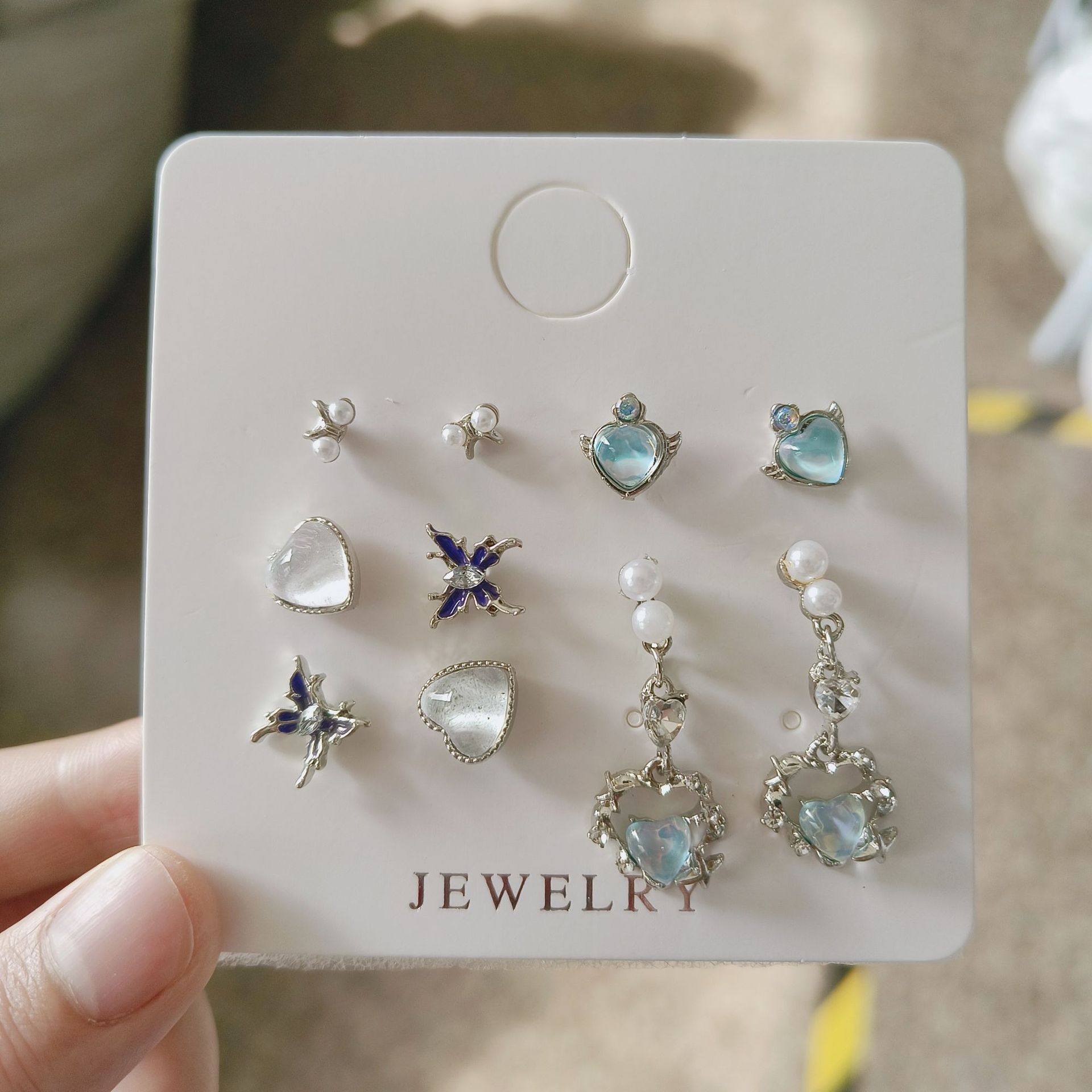 2025年トレンドイヤリングセット レディース 新作 高級感 ニッチデザイン 蝶々イヤリングセット