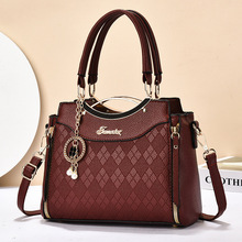 女士包包2025新款时尚网红百搭单肩斜挎包大气个性印花手提包女包