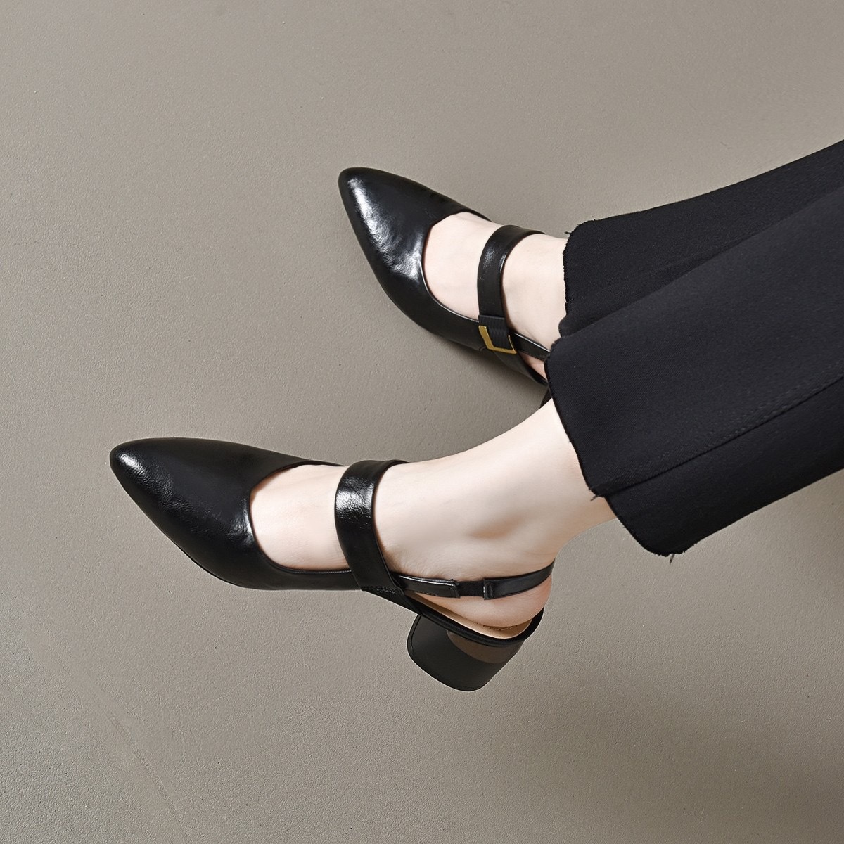 Sandal nữ da thật mũi nhọn gót vuông 5 cm quai ngang hở gót — Kaki-cao gót 5 cm chi tiết 5