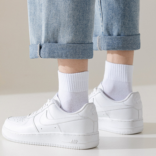 Socks for men black and white sports girdle mid-calf men's socks simple solid color men's sweat-absorbent versatile cotton short socks