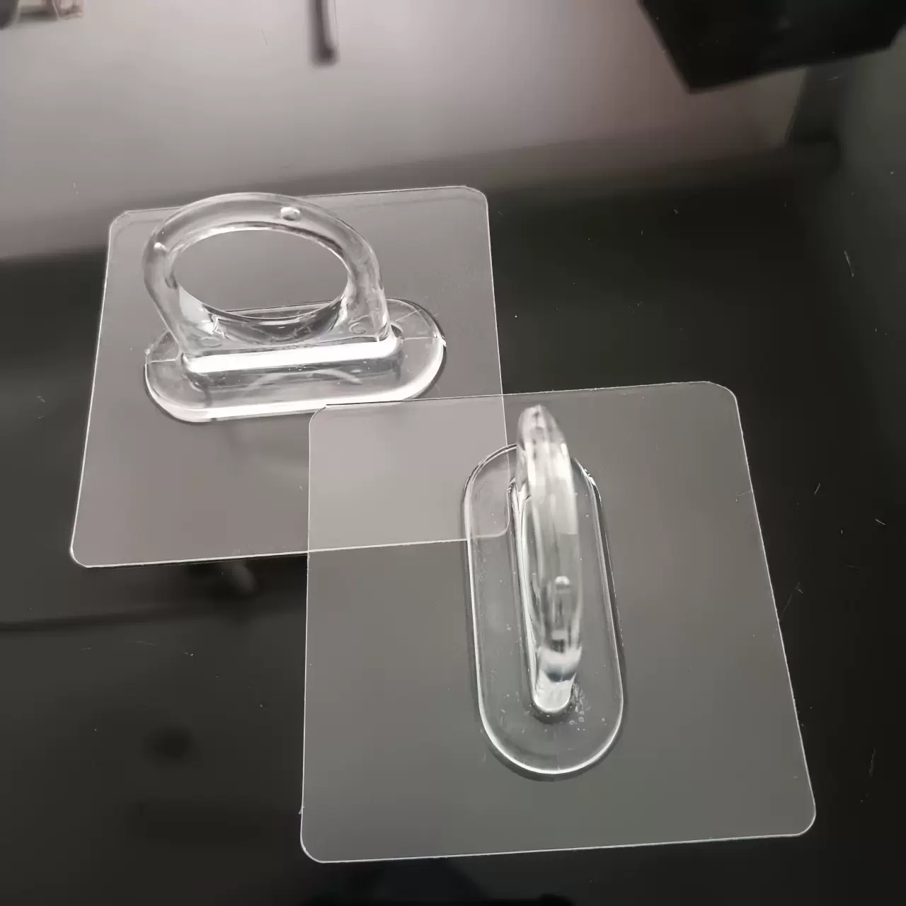 多功能环形挂钩透明粘钩厨卫墙壁无痕贴片免钉贴衣物收纳神器批发