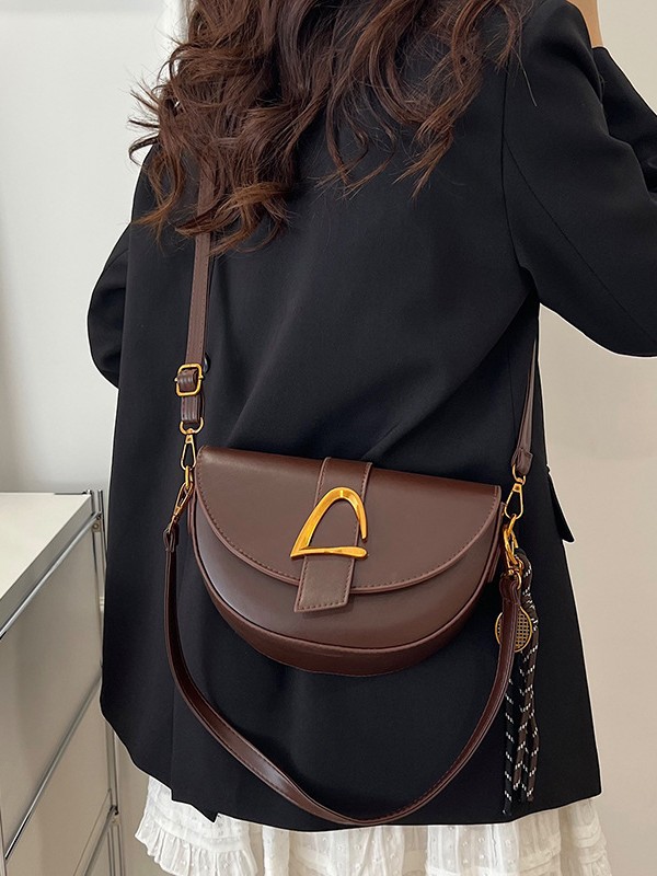 Bolsa de silla de lujo ligera de venta caliente para mujeres 2025, comercio exterior transfronterizo nuevo estilo de alta calidad de moda versátil mochila de hombro