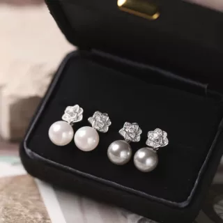 【经典】法式小香风镶钻山茶花施家品质珍珠耳钉耳饰蚊香盘耳夹
