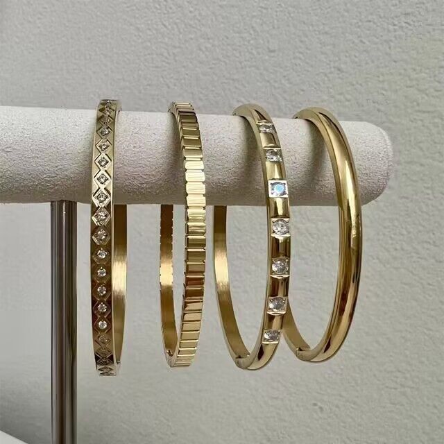 20g Weight 18K Gold Plated Plating Material Zircon Inlay Material Casual Simple Style Round Square Stripe Stainless Steel Plating Inlay Zircon 18k Gold Plated Bangle
