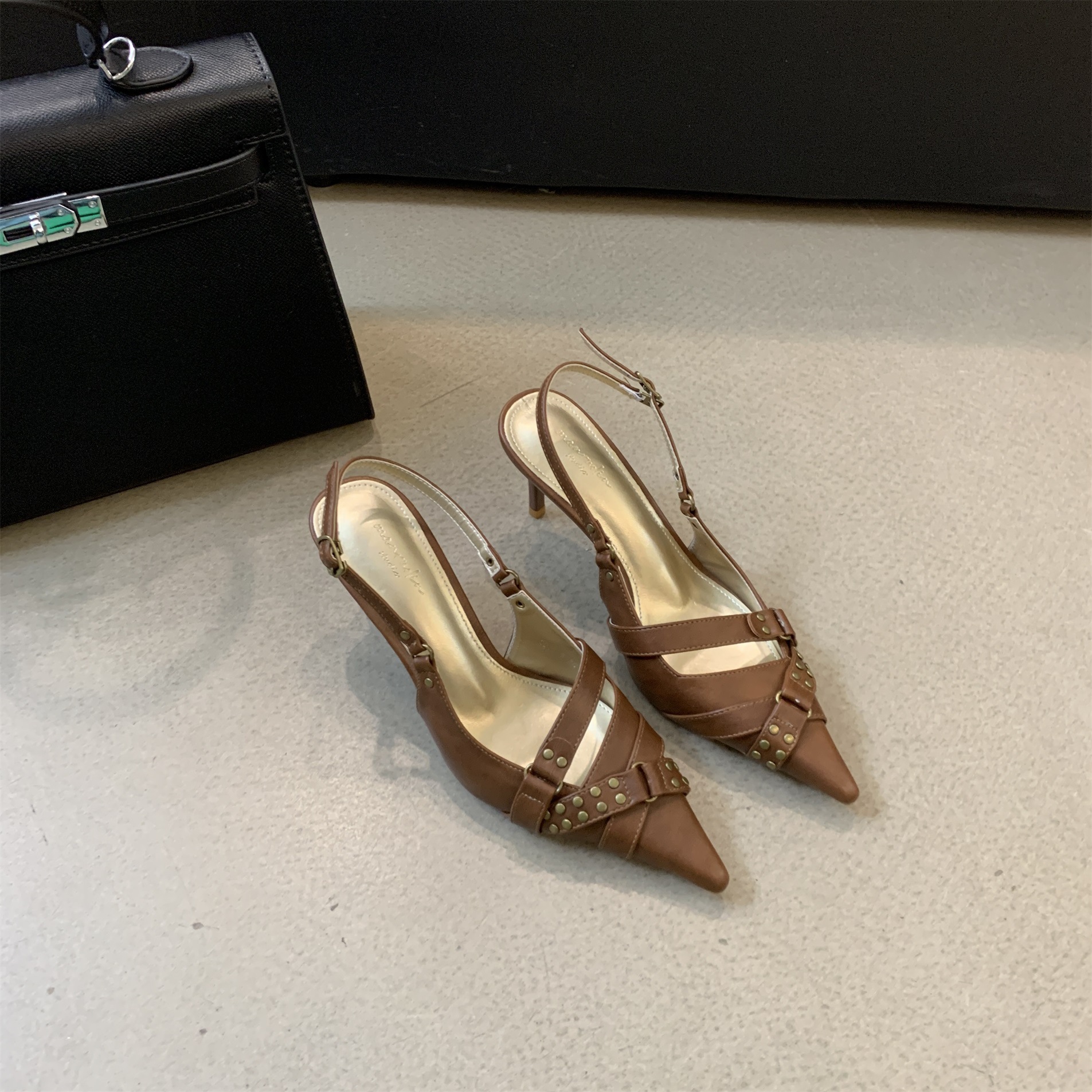 French black high heels, temperament women's shoes, niche shallow mouth pointed toe shoes 2024 summer rivet buckle sandals_voghion.com