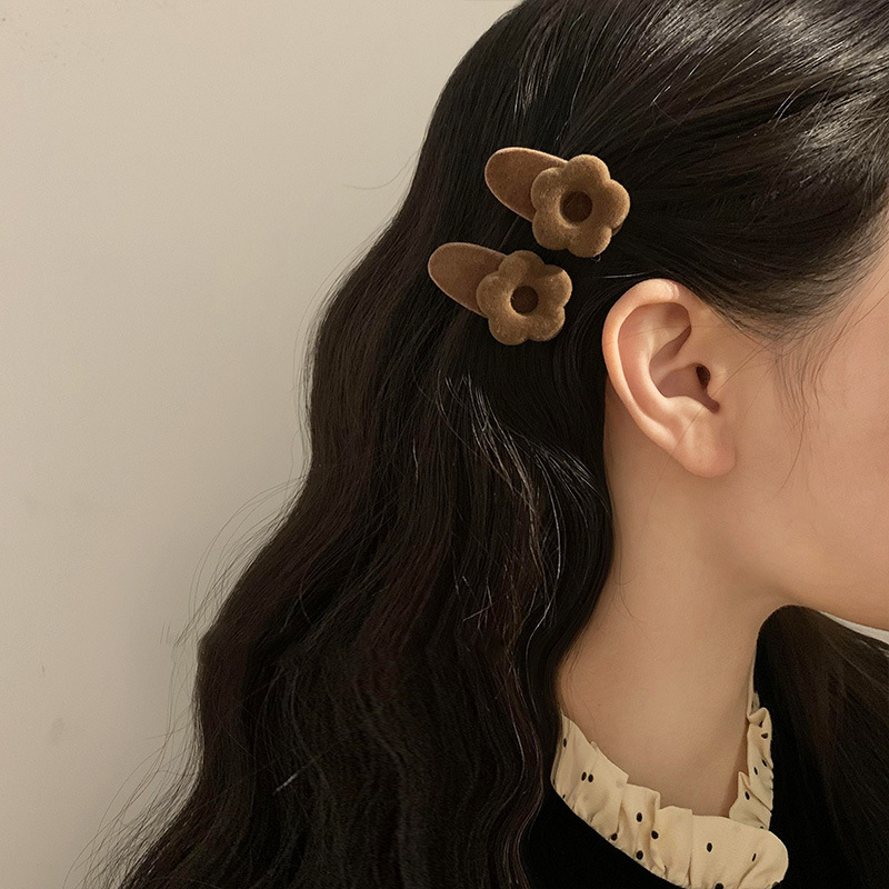 Sweet Flower Plastic Resin Hair Clip 1 Piece display picture 2