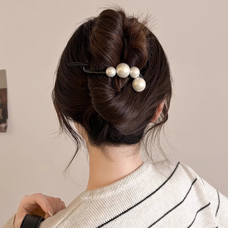 Otoño y invierno simple perla una abrazadera para el cabello torcida abrazadera para el cabello de la cabeza posterior de alta sensación abrazadera para el cabello