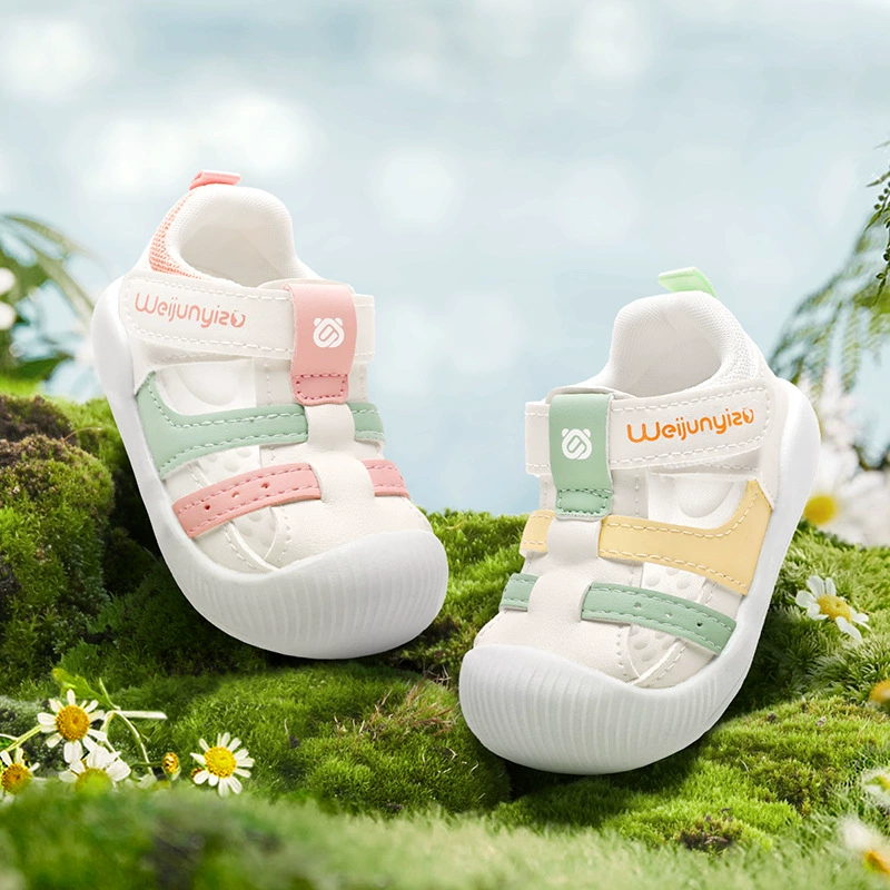 2024 новые детские кроссовки для мальчиков и девочек Летняя мягкая подошва нескользящая детская обувь сетчатые дышащие сандалии