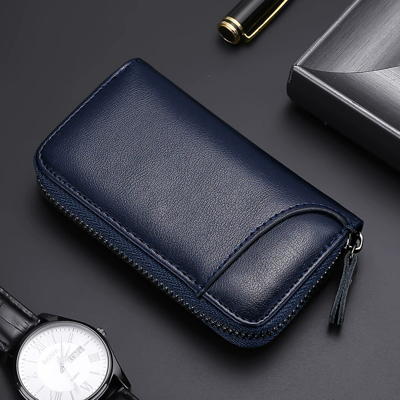 Ретро-силиконовый/поливинилуглеапасный? but polyurethane is полиуретановый, capacious key bag = вместительный футляр для keys? Пожалуйста: