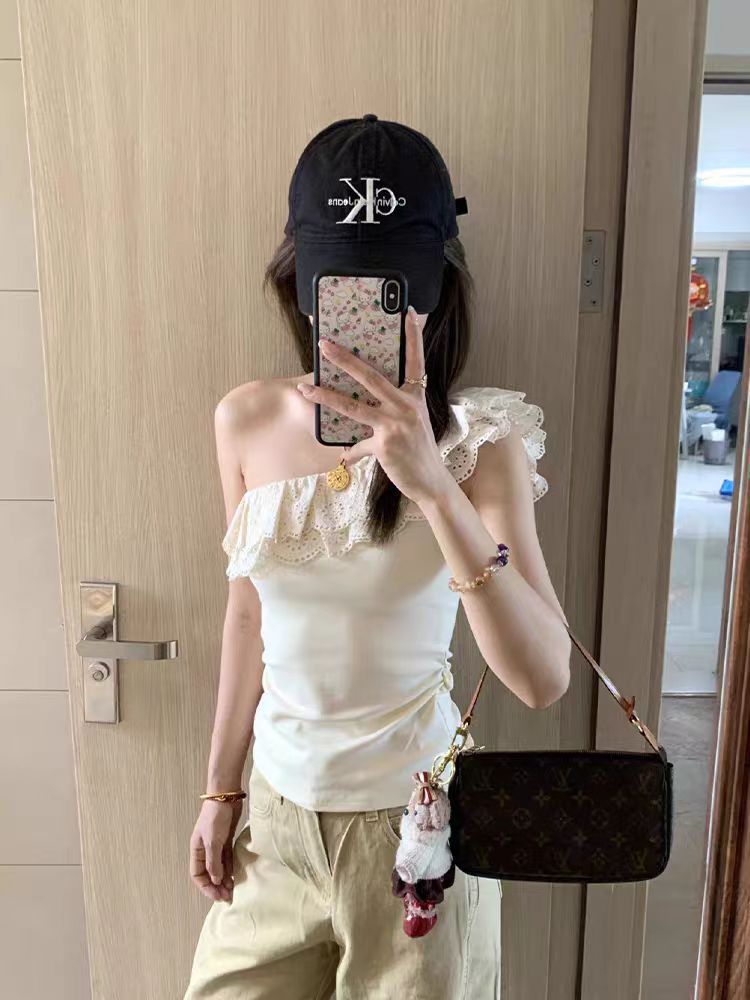 Jianmanni French-Style Lace Ruffle Asymmetrical Neckline Off-Shoulder T-Shirt for Women, Pure and Sexy, Slim Fit, Versatile Top for Summer