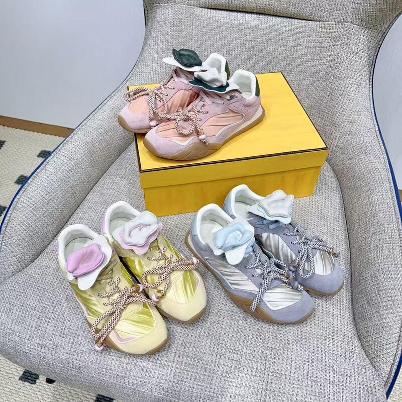 Street Style Genuine Leather Pleated German Training Shoes for Women, New Model 26, 3D Floral Design, Fashionable Casual Sneakers