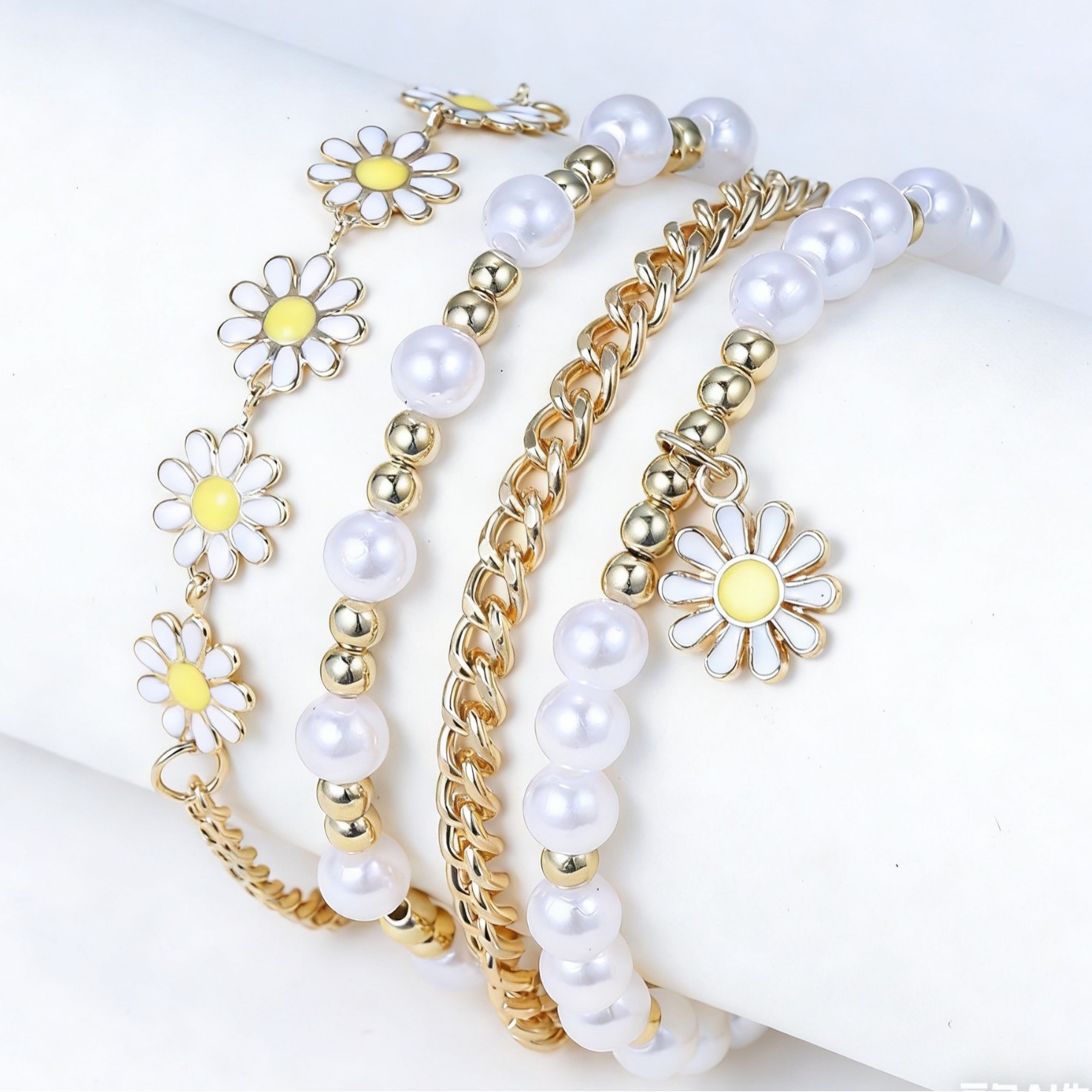Cross-border New Small Gold Pearl Bracelet suit 4-piece Set Creative Bohemian Beach Small Daisy Bracelet for Women