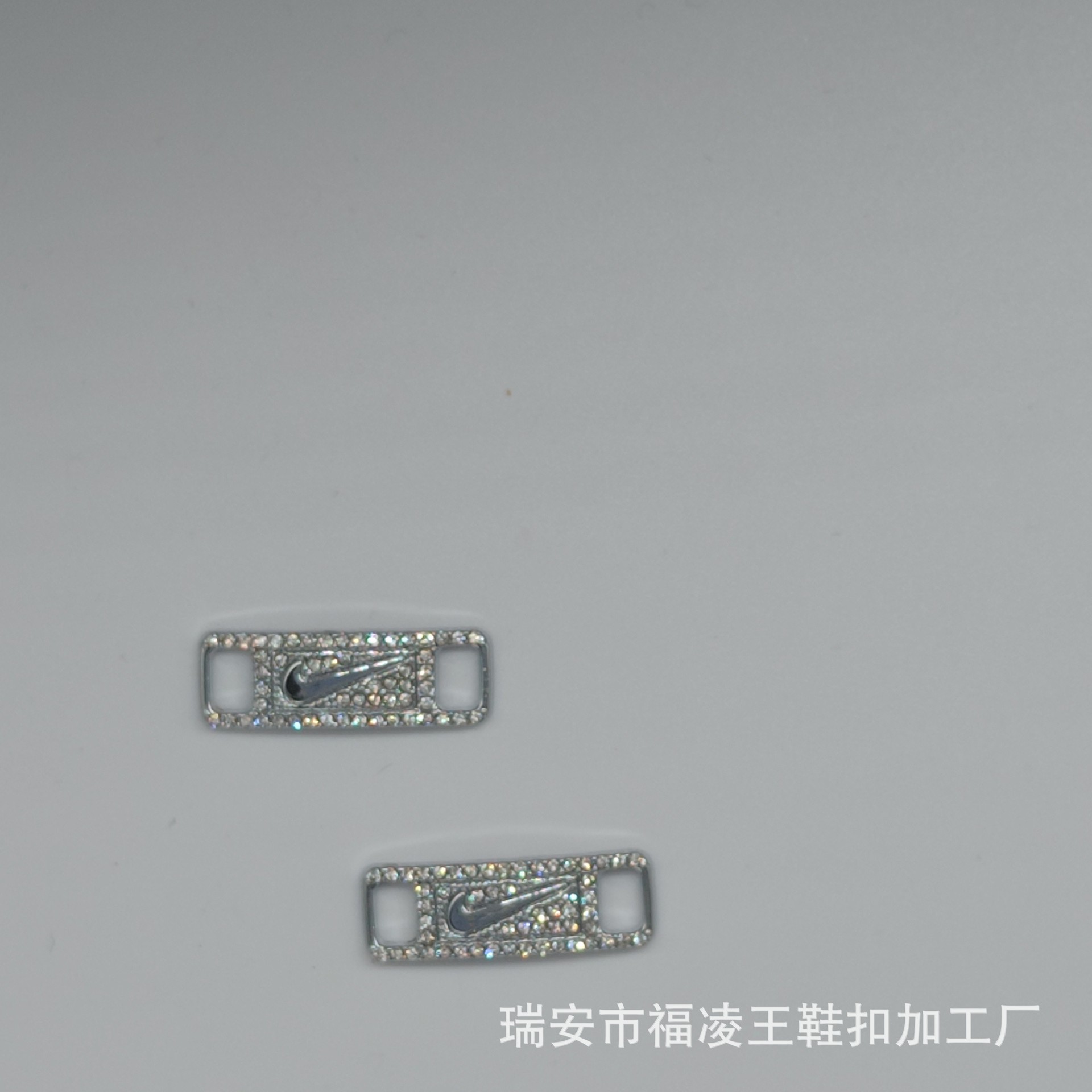 自作金属aj靴バックルランニング靴板靴鉄牌潮靴周辺個性ロゴ靴標