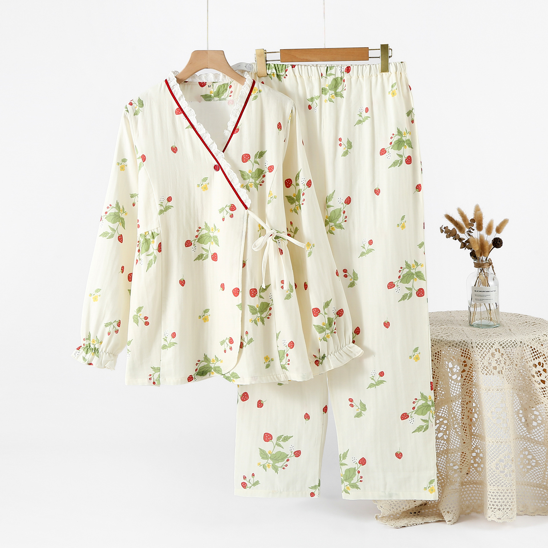 딸기가 익은 기모노 여성용 롱 세트 (허리 조절 가능)