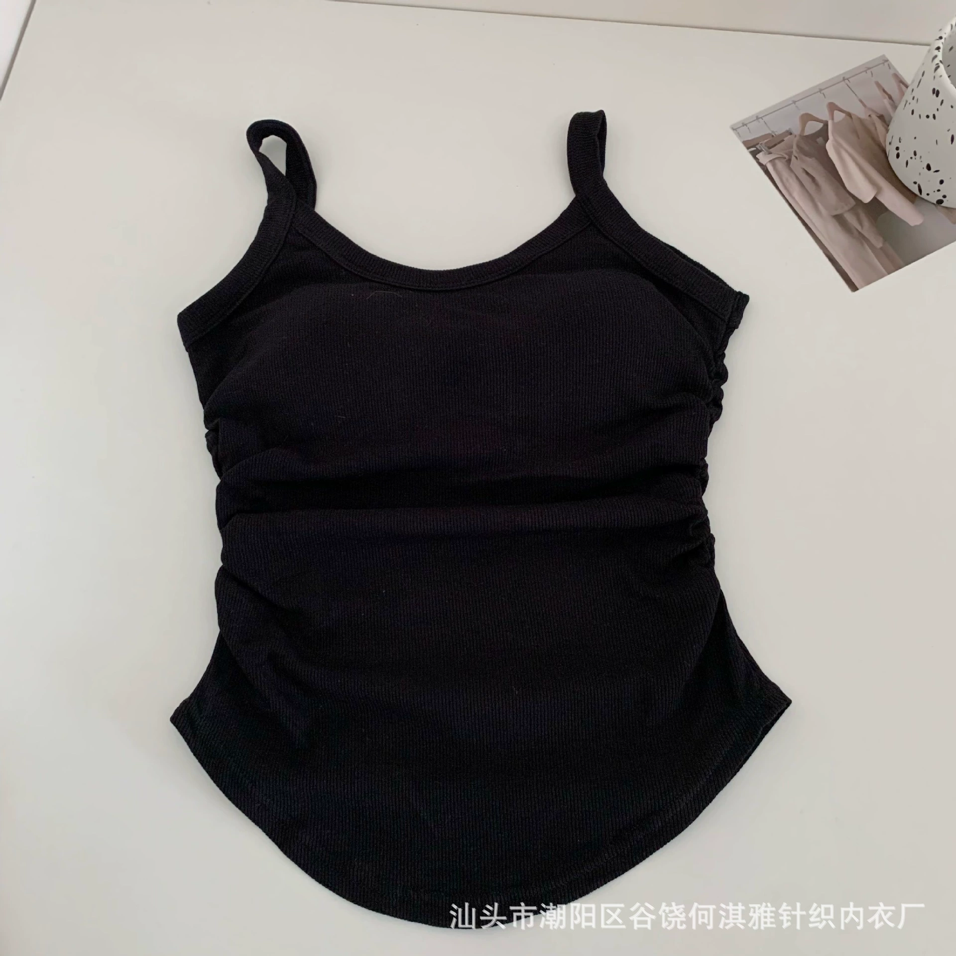 Топ-майка из велюра с подкладкой, one-size (80–130 цзинь), с чашками и поддержкой спины