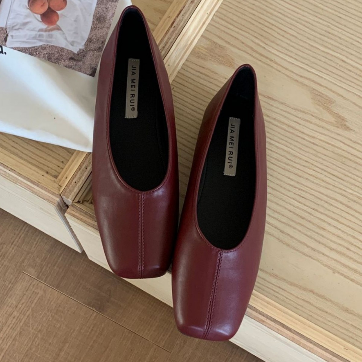 Retro Korean Style Square Toe Soft Sole Shoes for Women in Stock New Square Toe French Silver Granny Shoes Beanie Shoes Mule Shoes