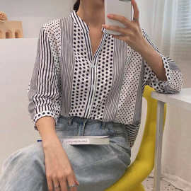 夏季清新色系印花韩范女装上衣女显瘦V领衬衫女七分袖
