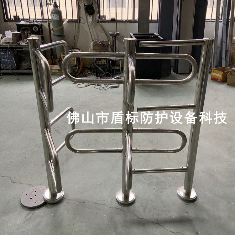 现货供应不锈钢单限旋转道闸门 小区单向只进不出禁行通道门