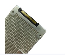 ������������Ӣ�ض�P5510  7.68T�������ķ�������ҵ����̬Ӳ��