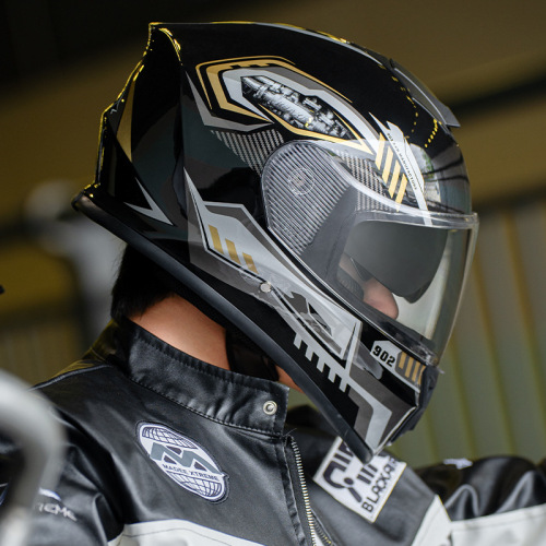 Dedicated Motorcycle Helmet for Men, Warm Winter Biker Double-Lens Electric Bike Helmet for Women, Four-Season Full Helmet