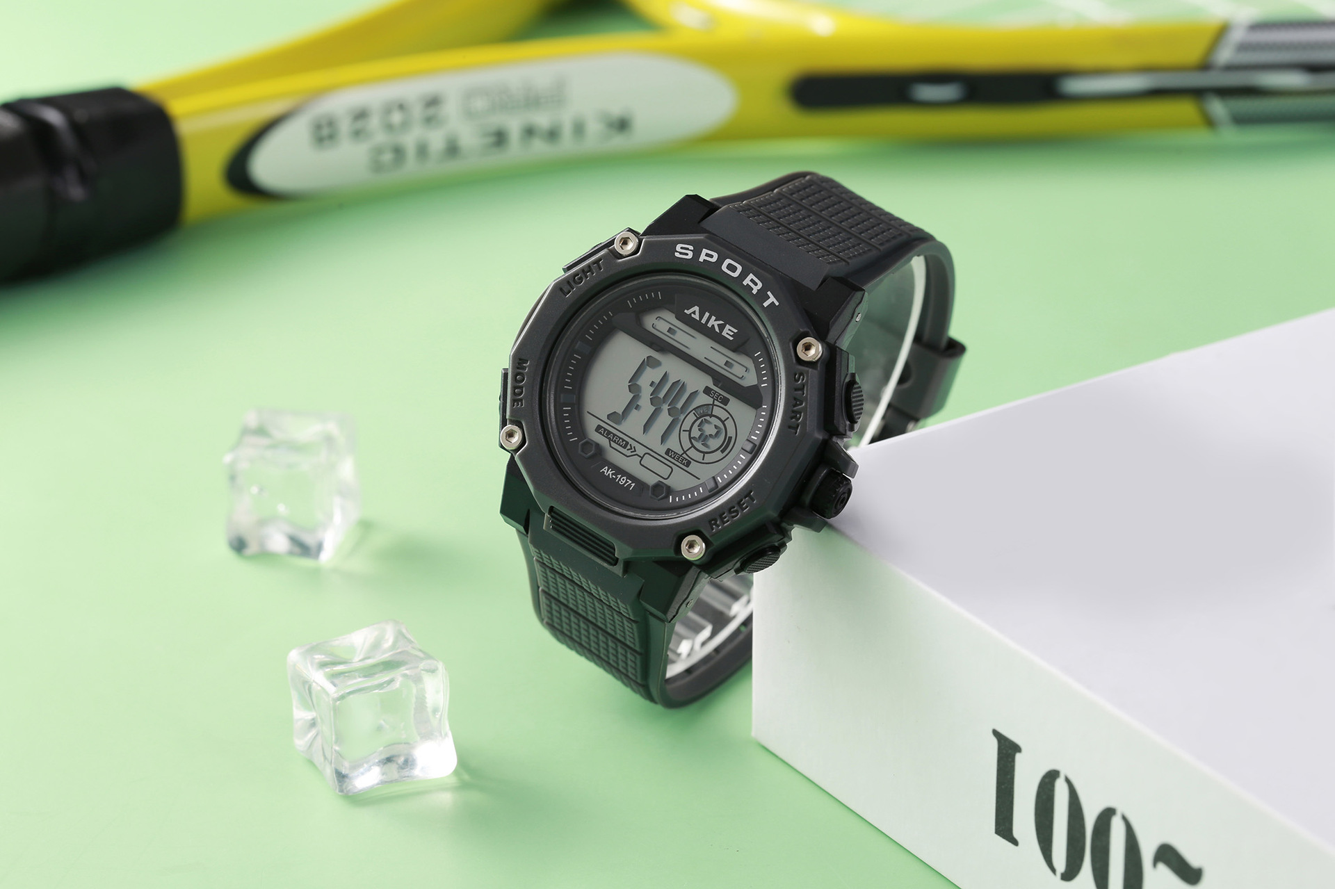 Reloj electrónico de despertador para estudiantes varones nuevo reloj electrónico de deportes impermeable multifuncional para adolescentes de secundaria y secundaria